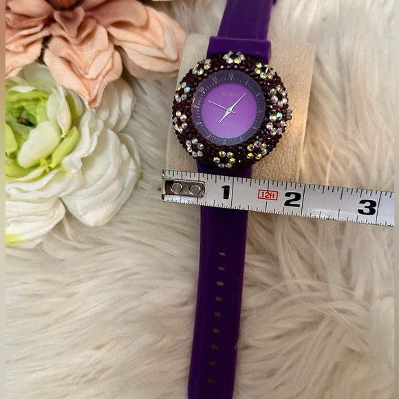 Purple Crystal Women\'s Watch With Silicone Band LIKE NEW!